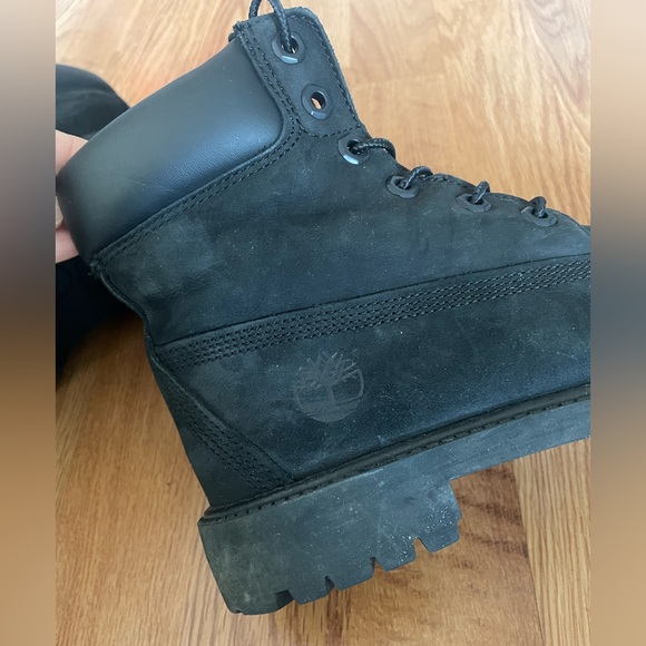 Timberland Classic Boots Black Nubuck Size 7 - Picture 2 of 2